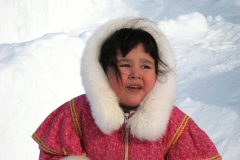 Inuvialuit-Mädchen, Inuvik, Northwest Territories.